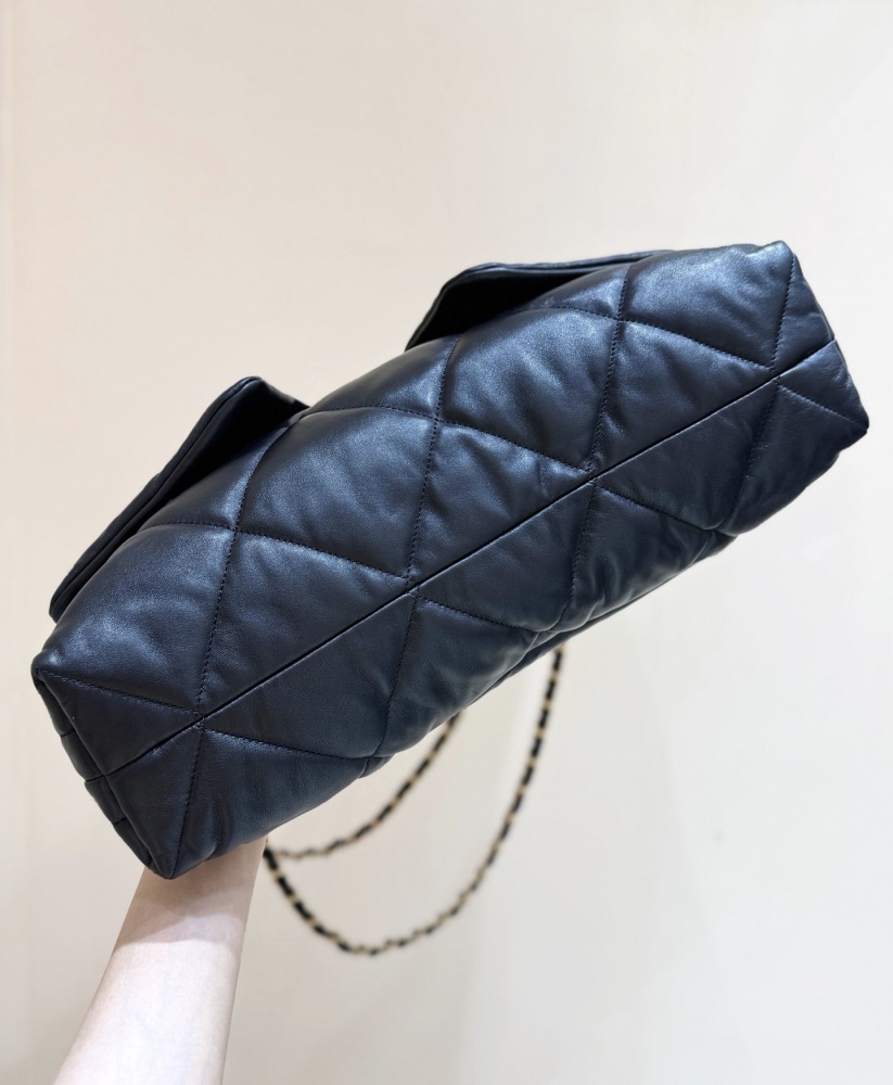 Chanel 25K hobo