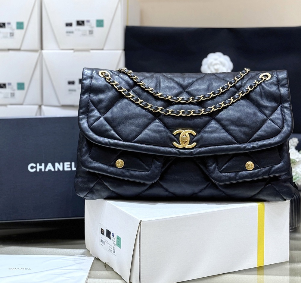 Chanel 25K hobo