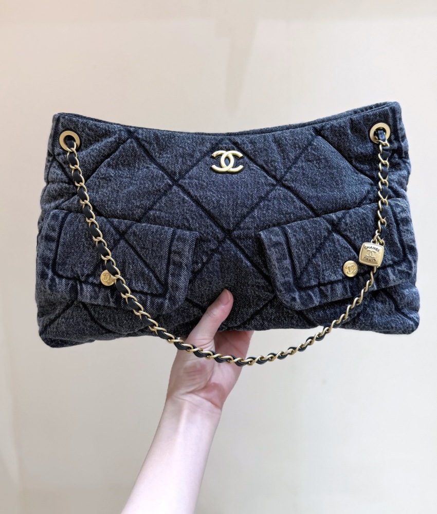 Chanel 25K hobo