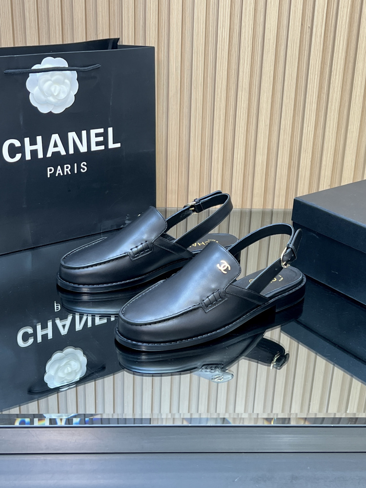 Chanel slipper