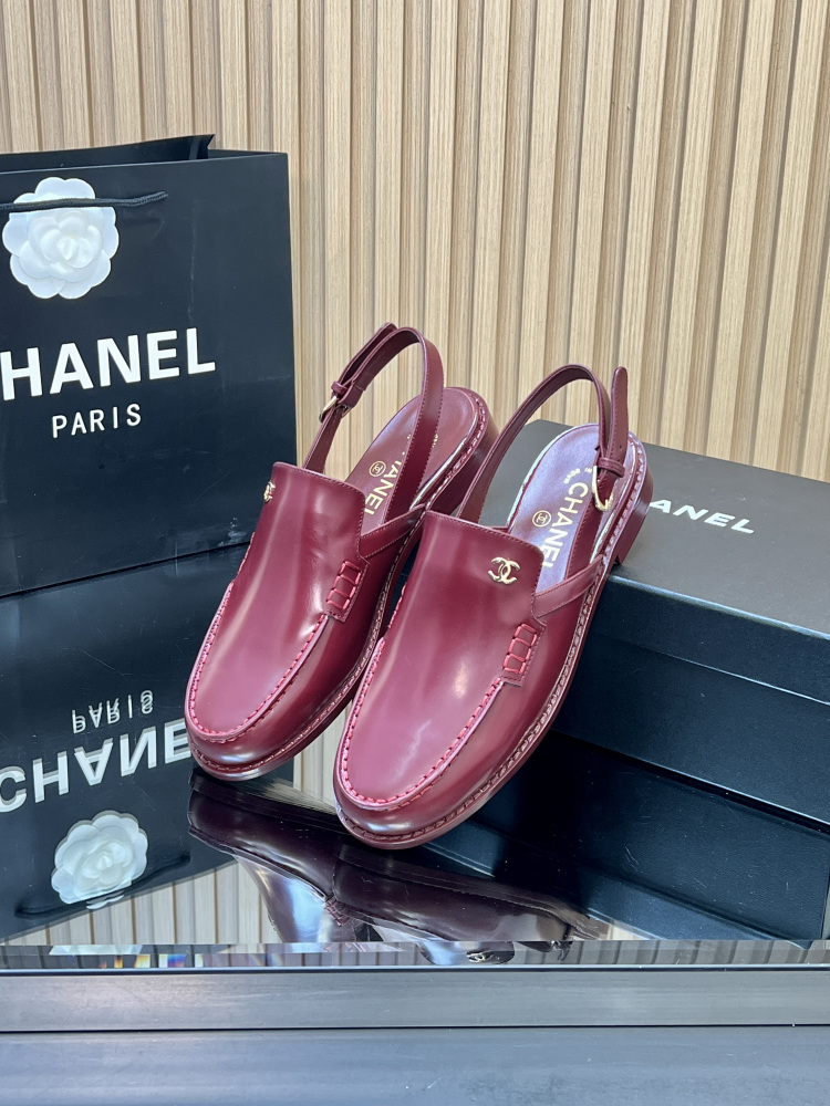 Chanel slipper