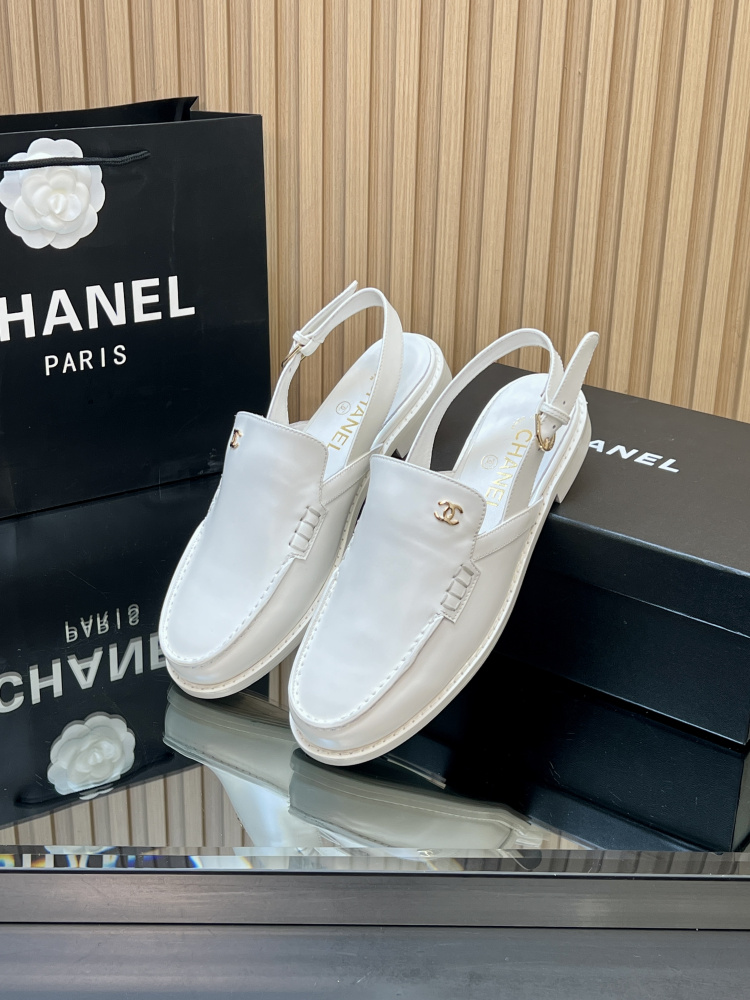 Chanel slipper