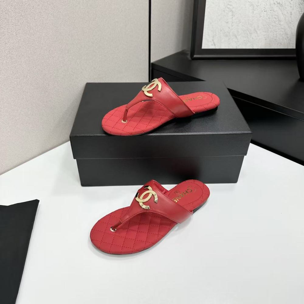 Chanel slipper