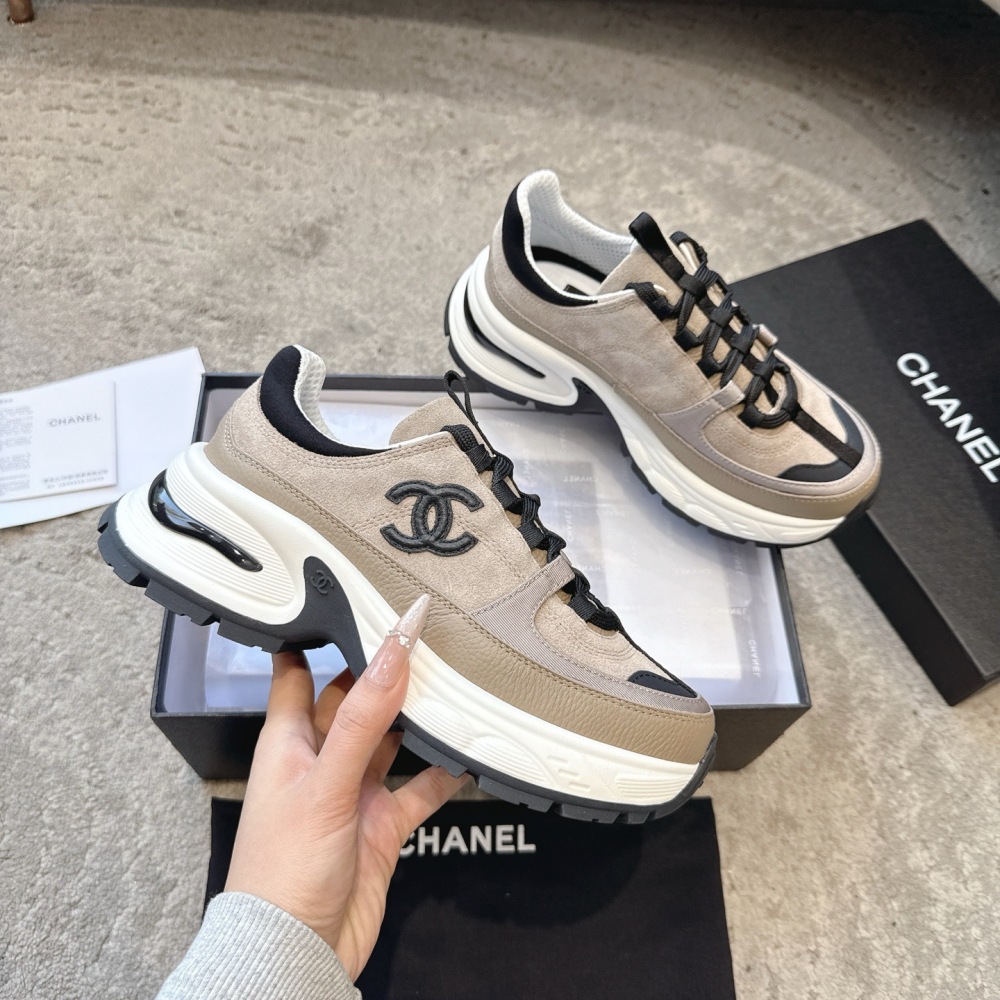 Chanel sneaker
