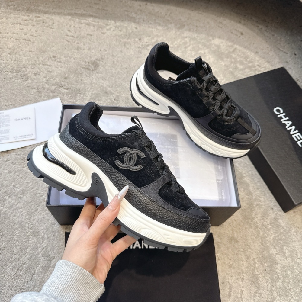 Chanel sneaker