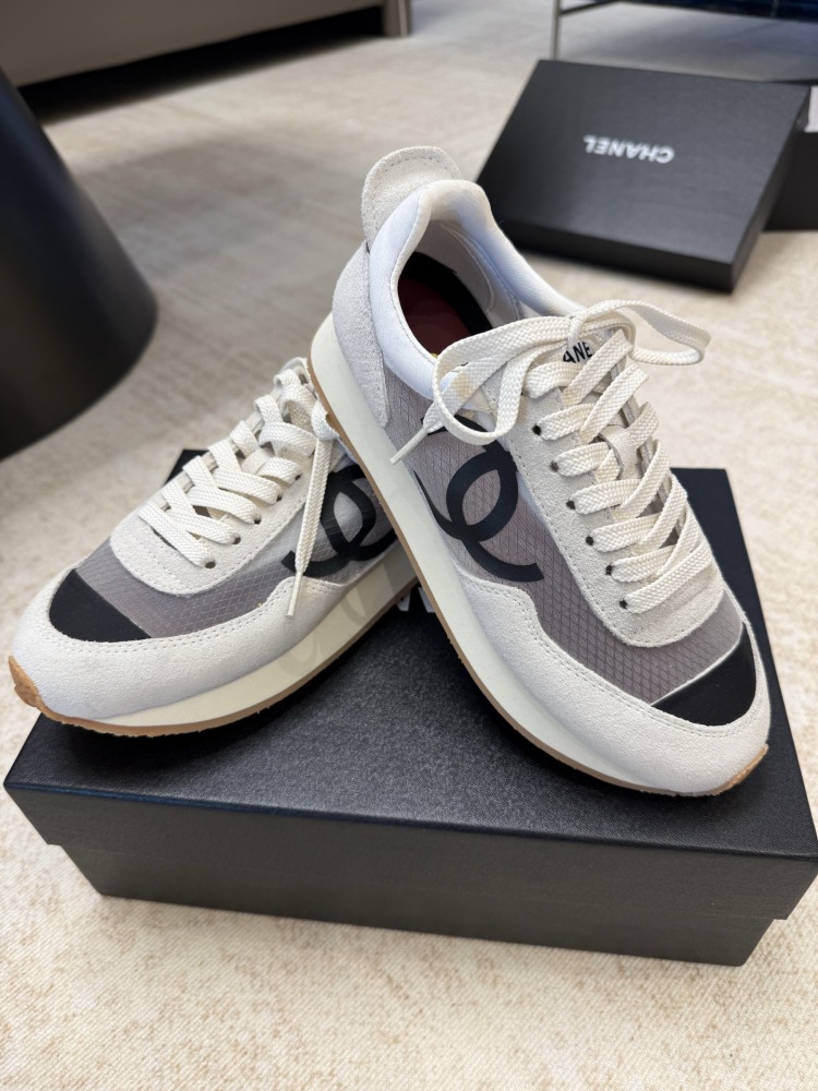 Chanel sneaker