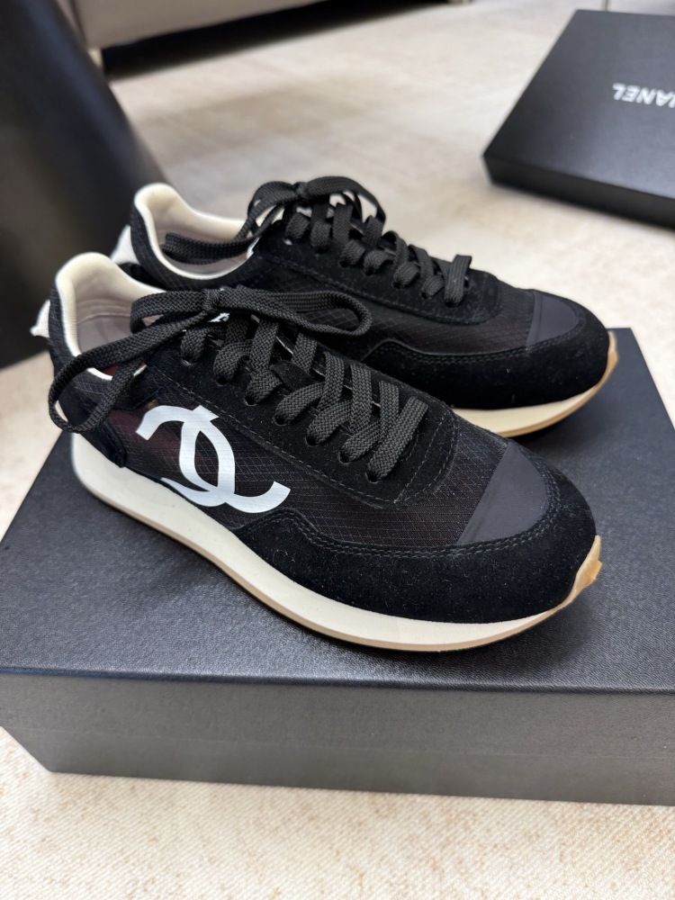 Chanel sneaker