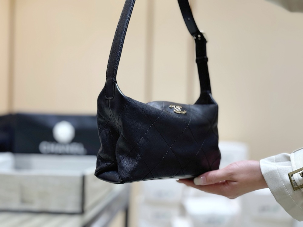 Chanel 26P hobo