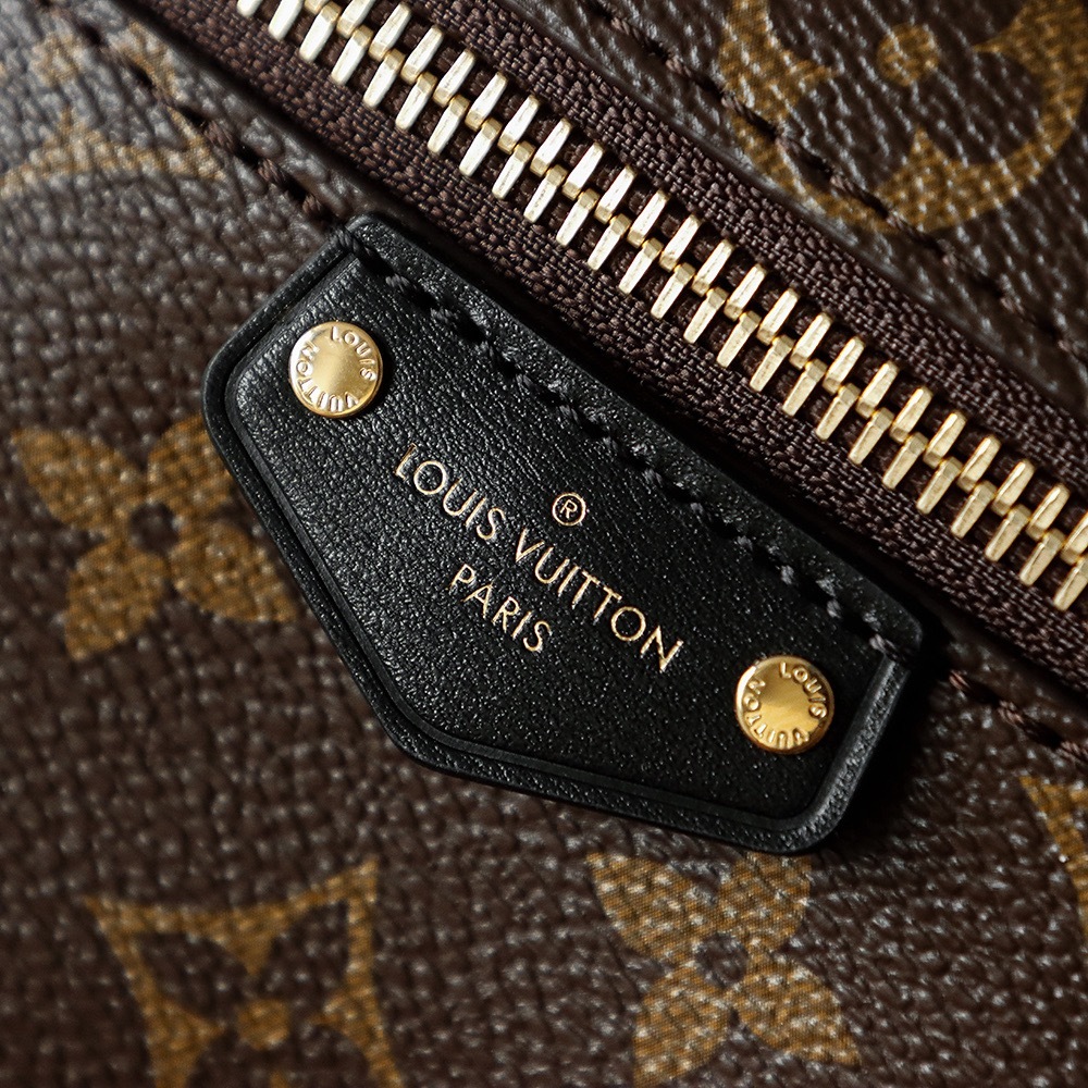 （SP） LV vanity chain pouch