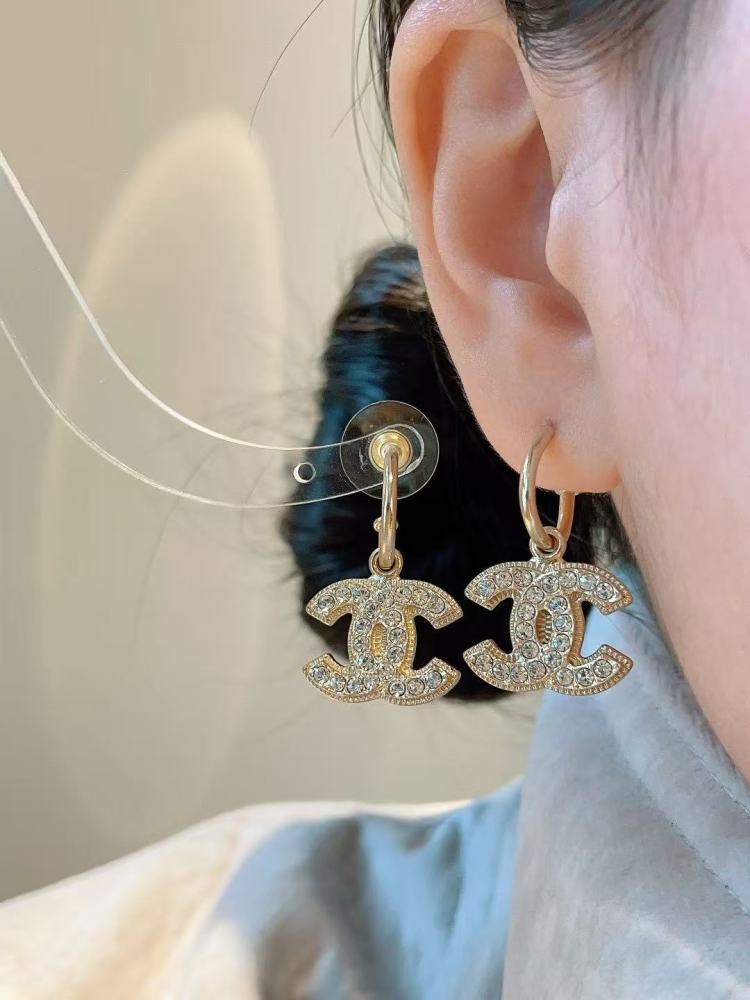 Chanel earring