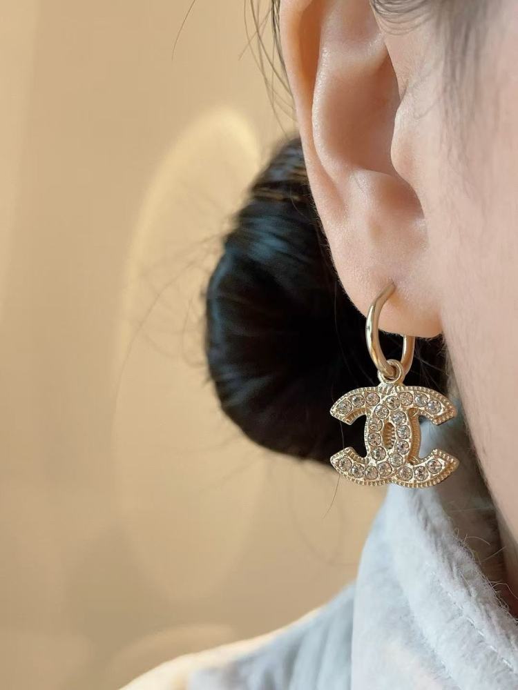 Chanel earring