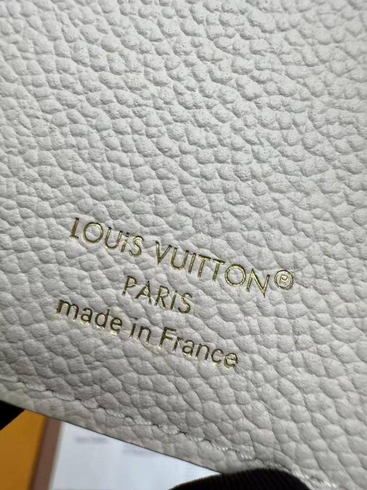 LV wallet M25649