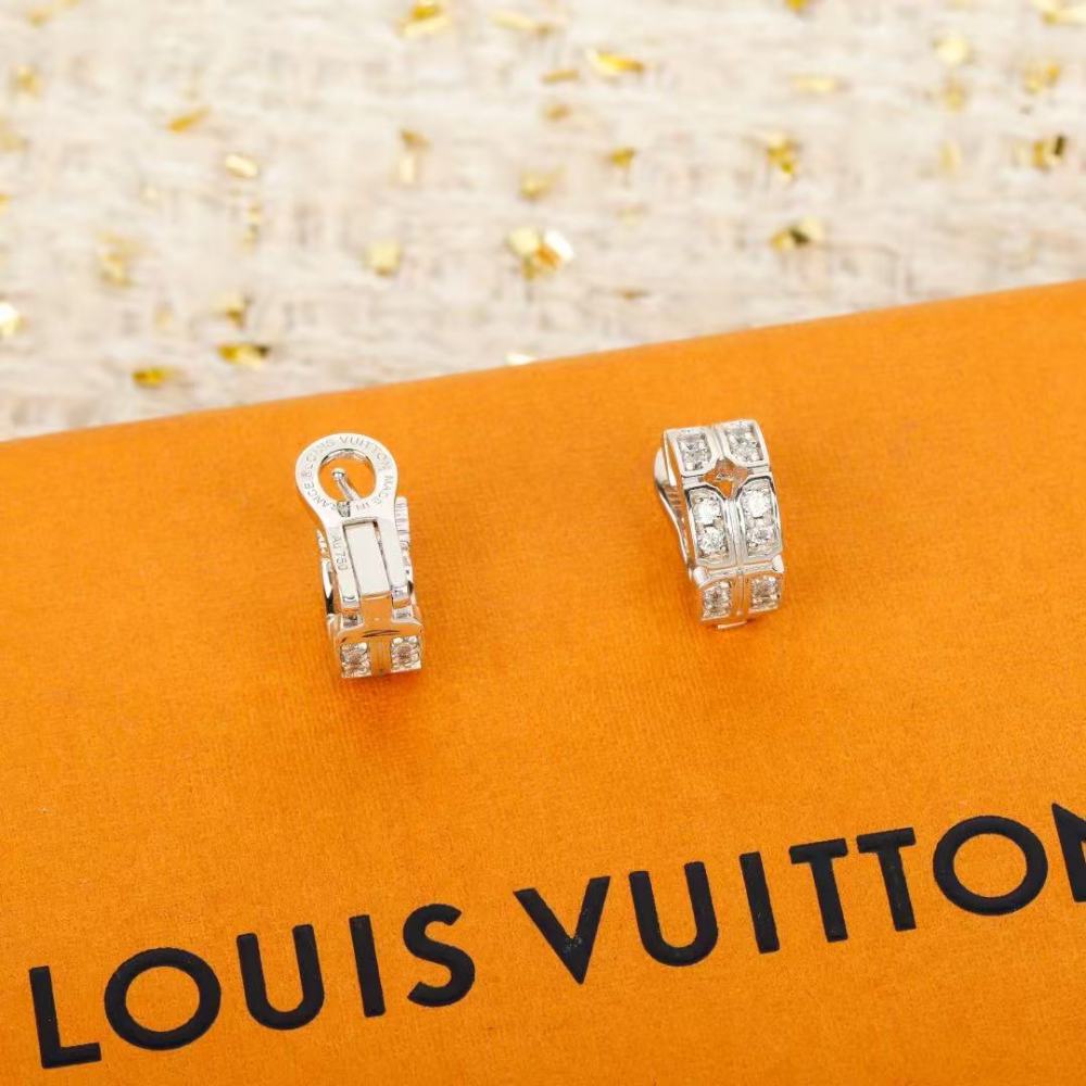 Lv earring