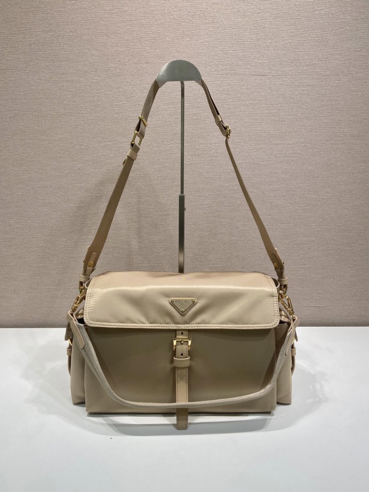 Prada messager bag (Big)