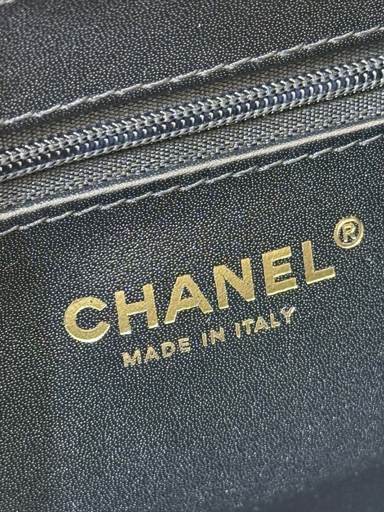 Chanel 26C kelly