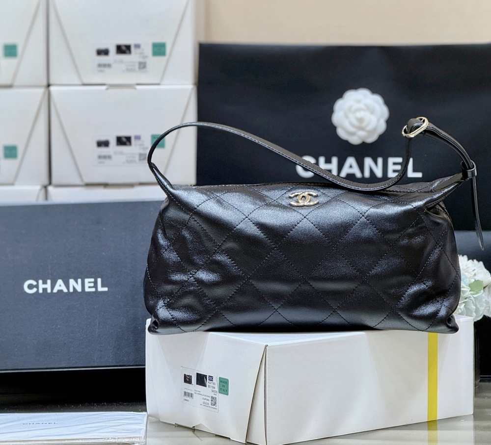 Chanel 26P hobo