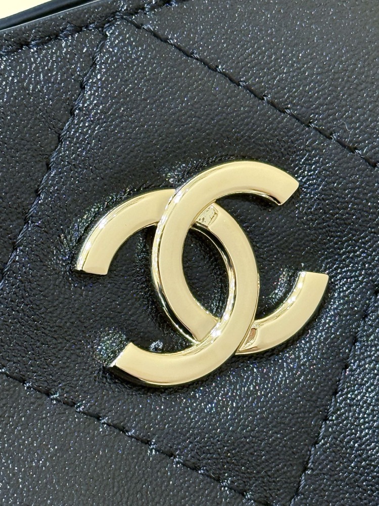Chanel 26P hobo