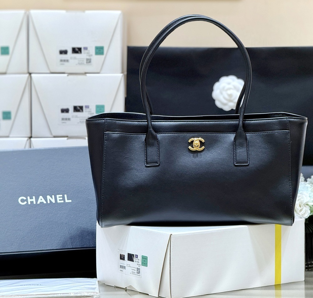 Chanel  26S cerf tote