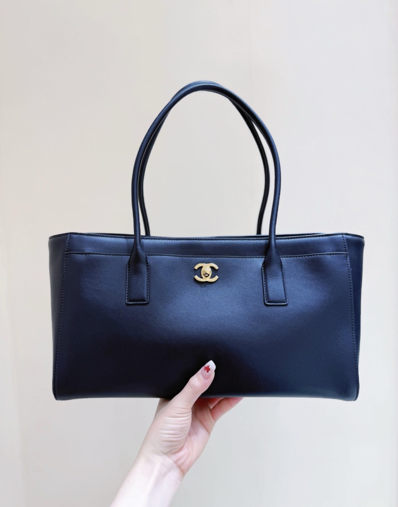 Chanel  26S cerf tote