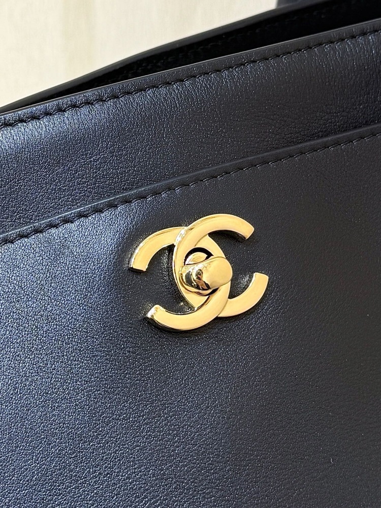 Chanel  26S cerf tote