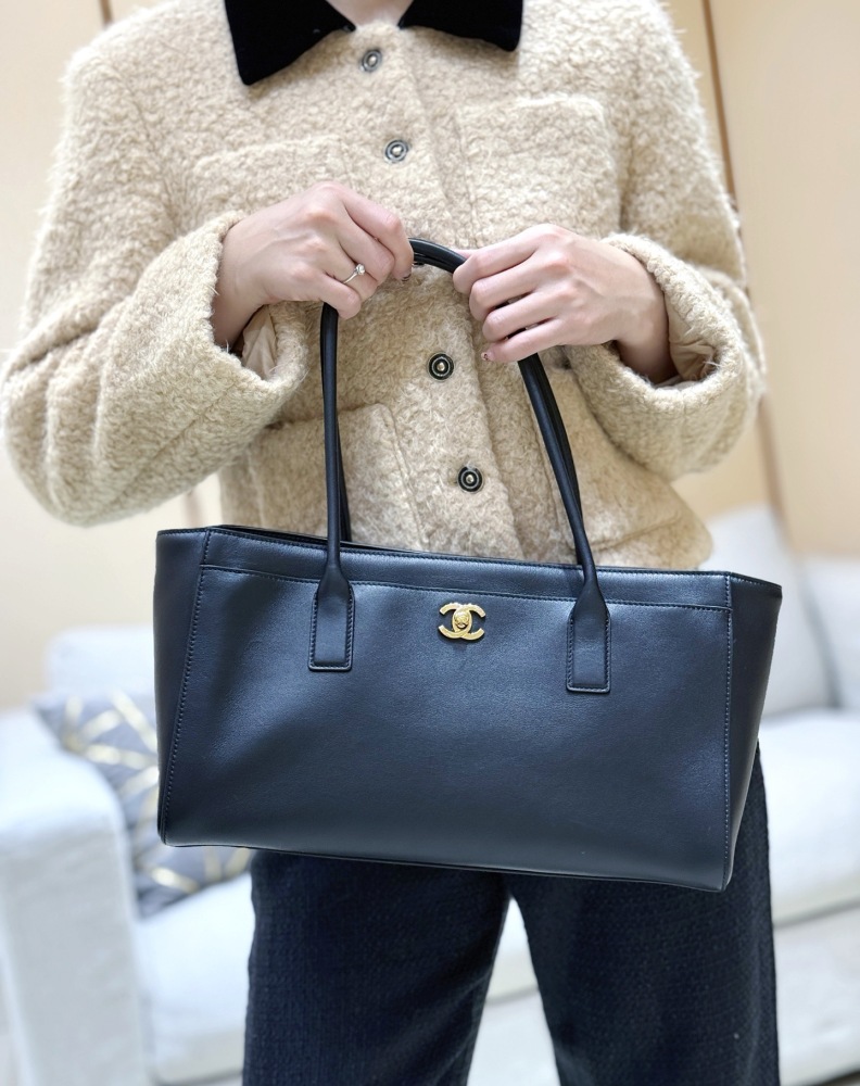 Chanel  26S cerf tote