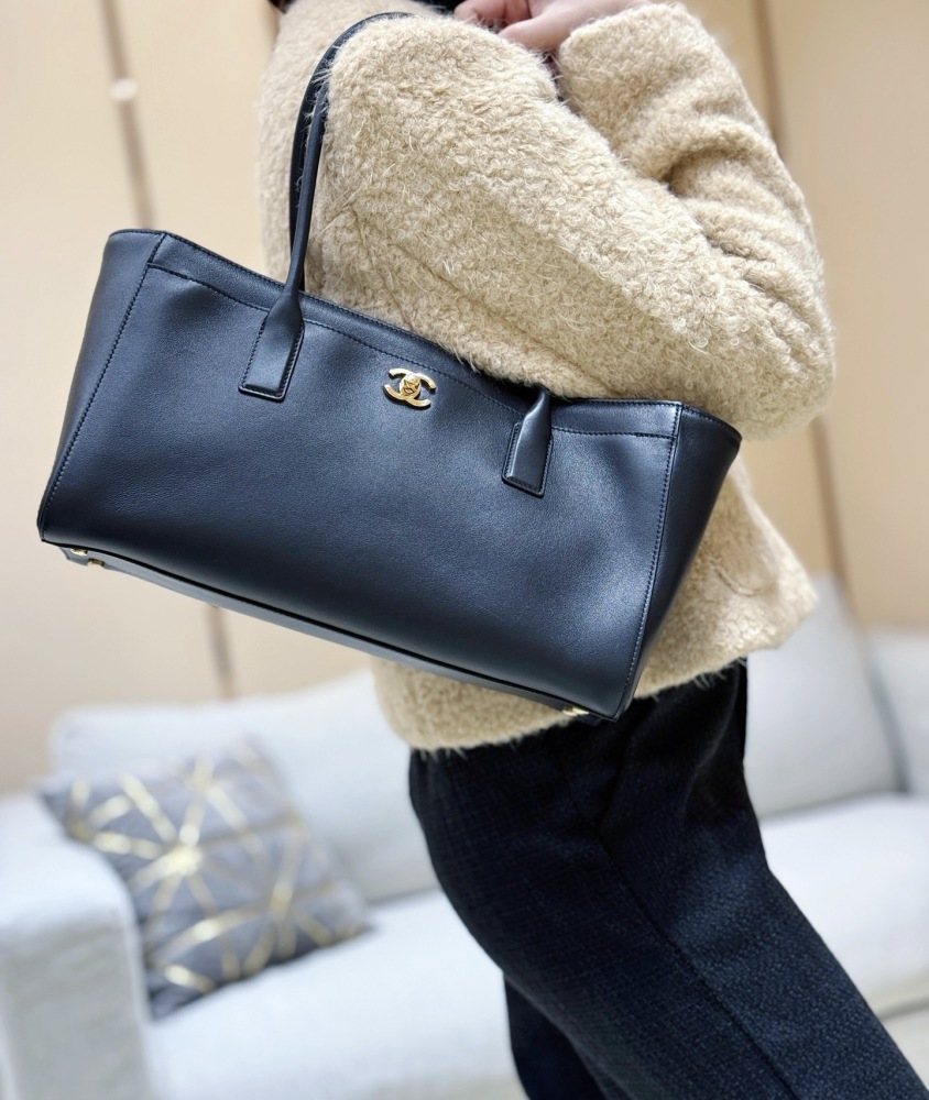 Chanel  26S cerf tote