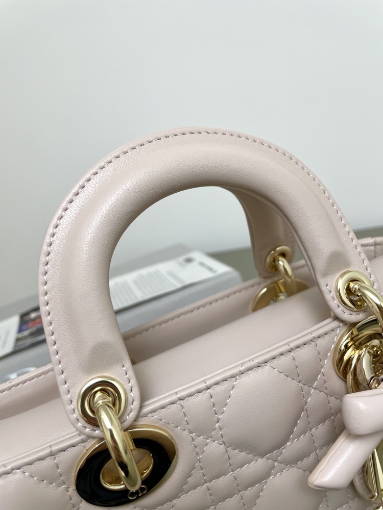 Dior D Joy ribbon