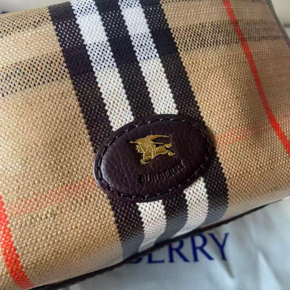 Burberry box bag