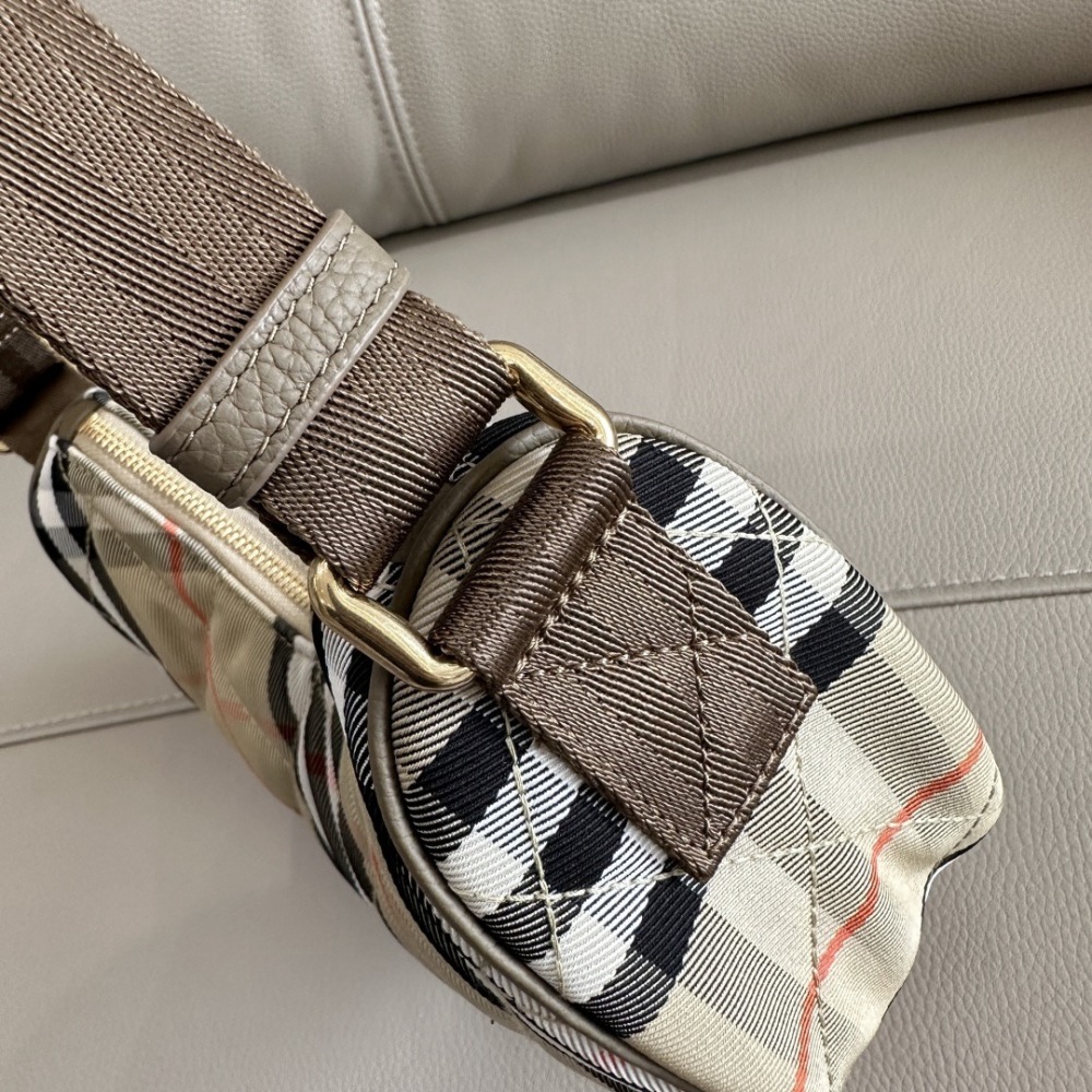 Burberry sling