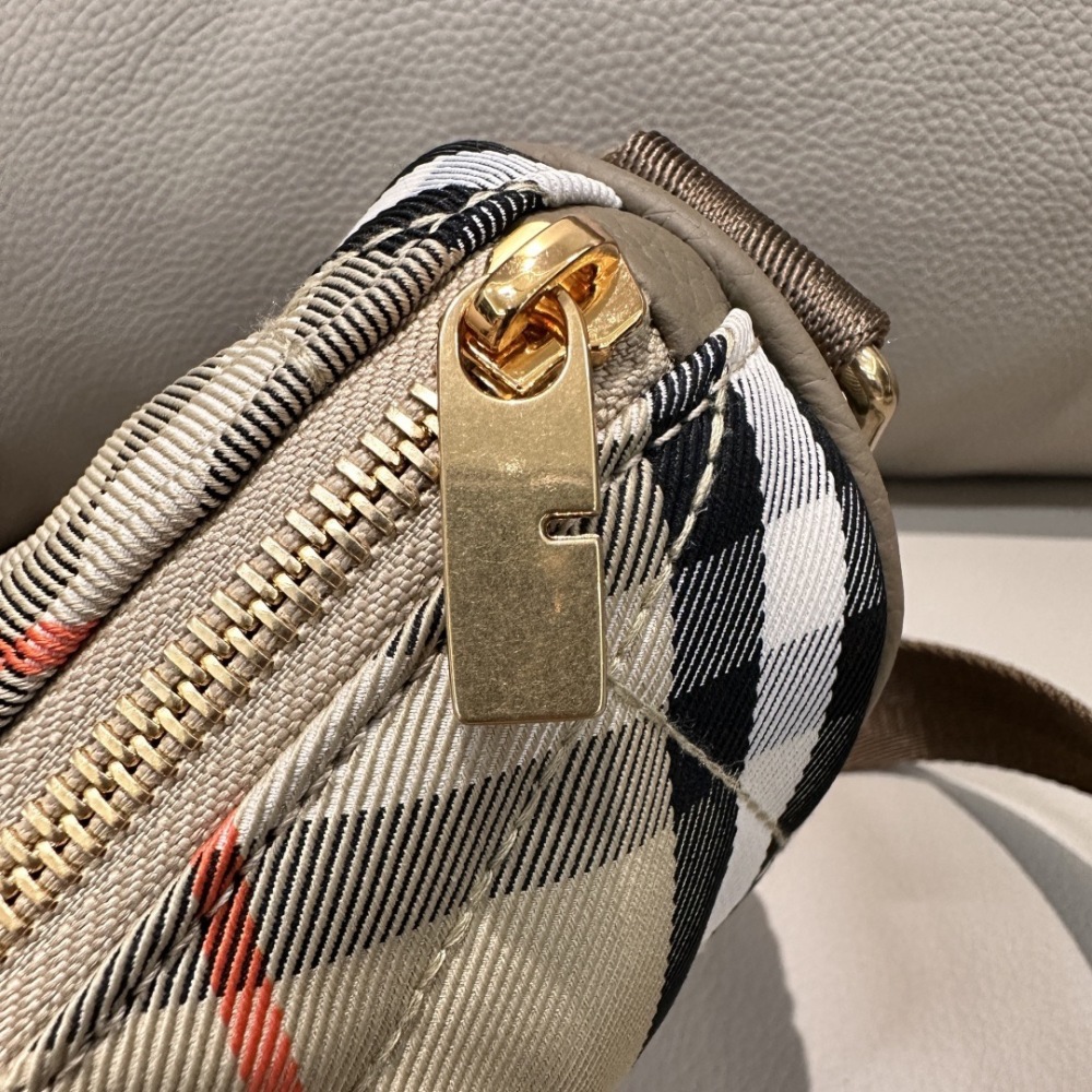 Burberry sling