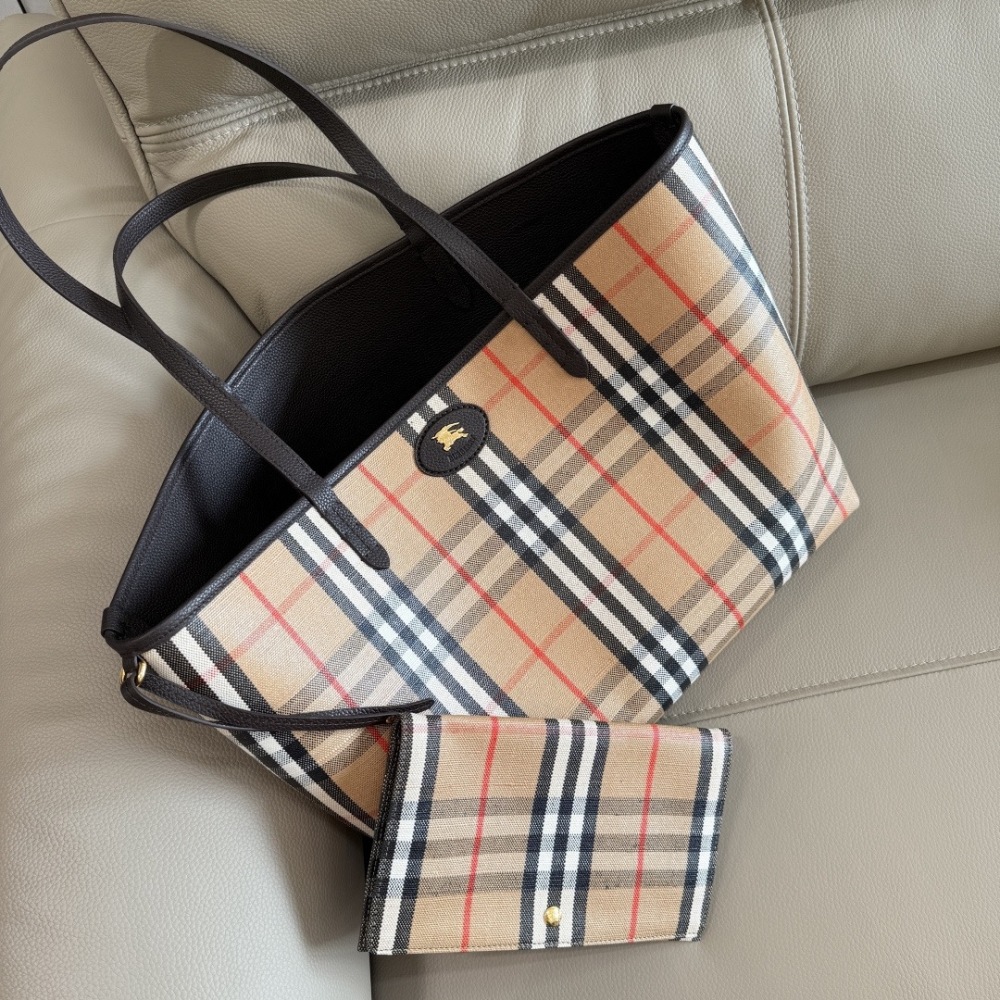 Burberry reversible tote bag