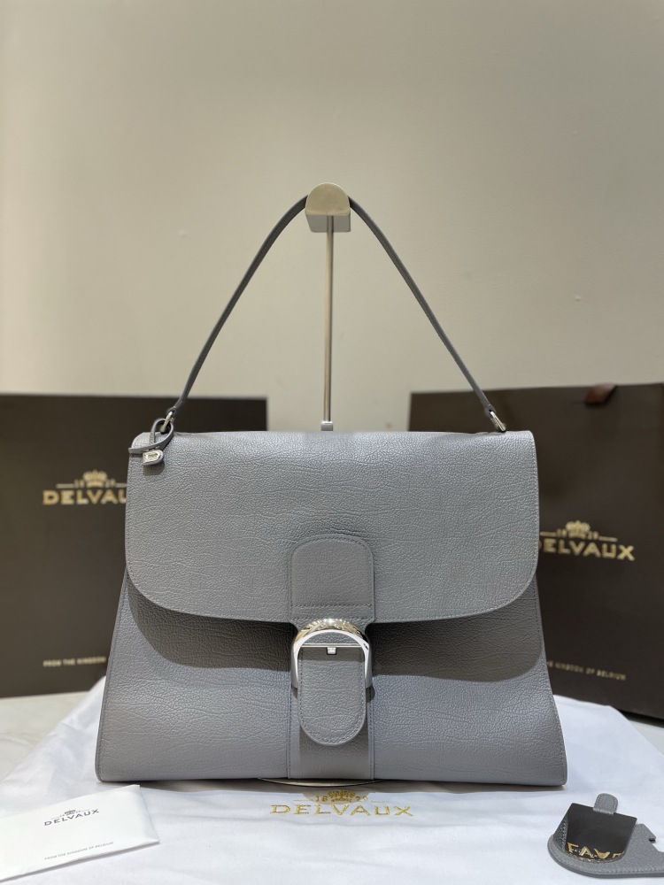 Delvaux tempo large