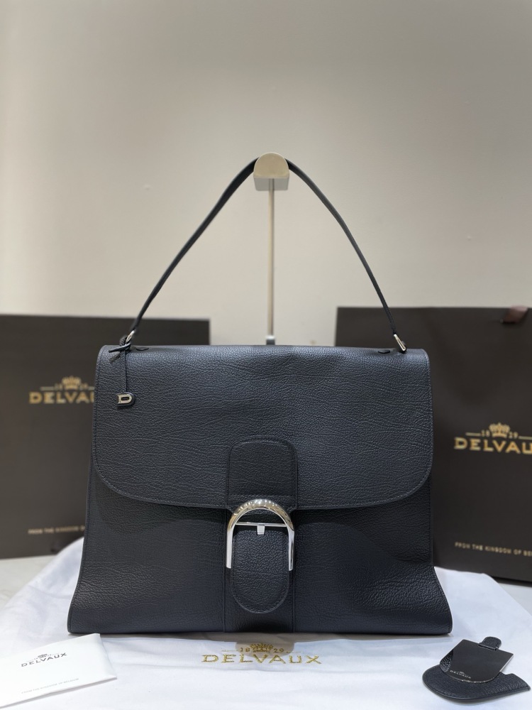 Delvaux tempo large