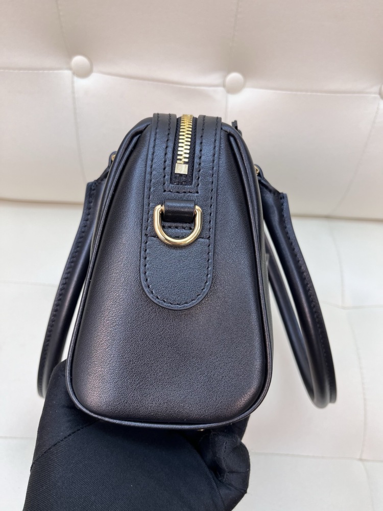 Gucci Boston