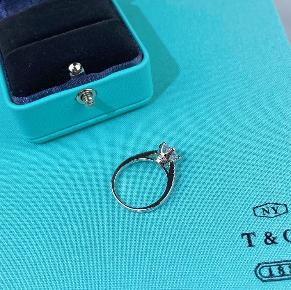 Tiffay six-clawed ring（925sliver)