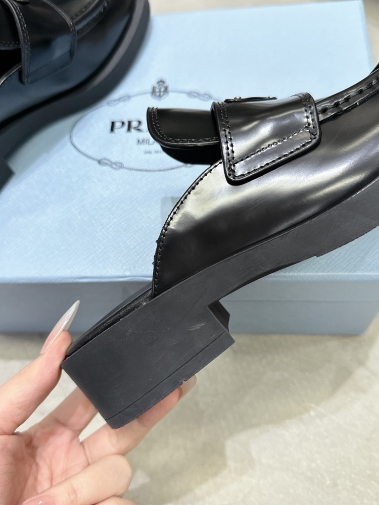 Prada Lofers