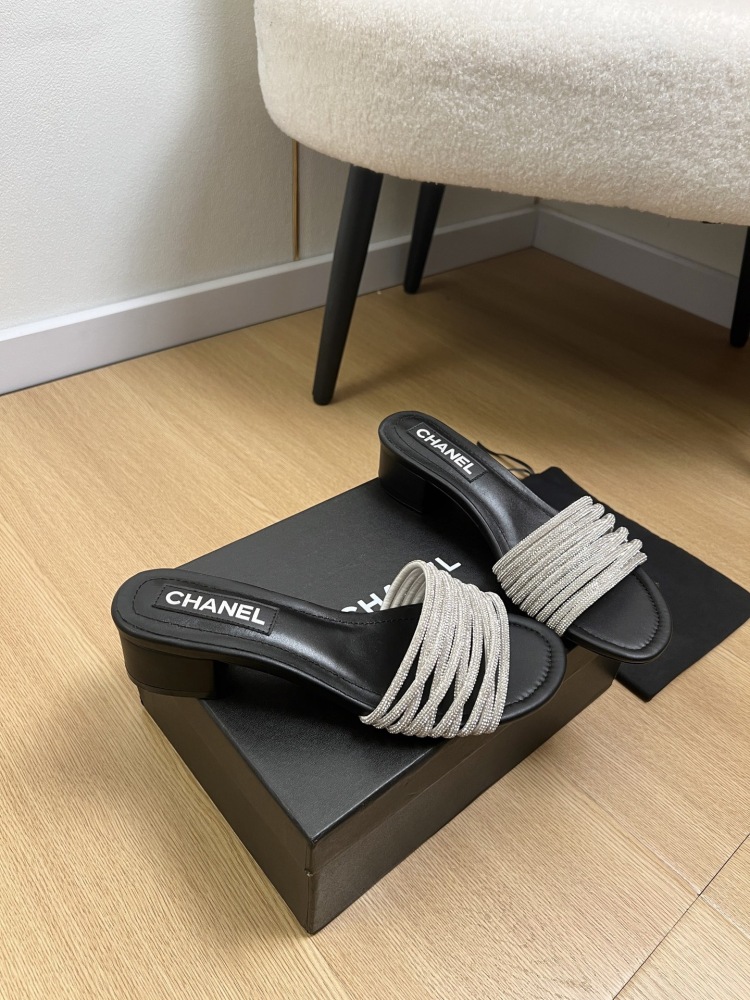 Chanel slipper