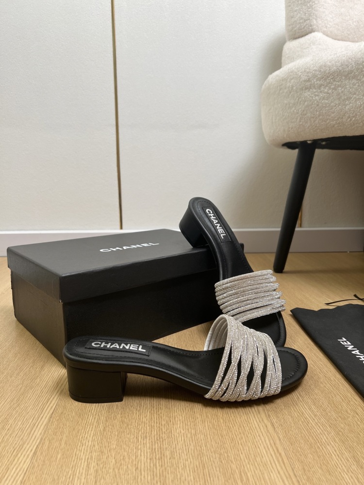 Chanel slipper