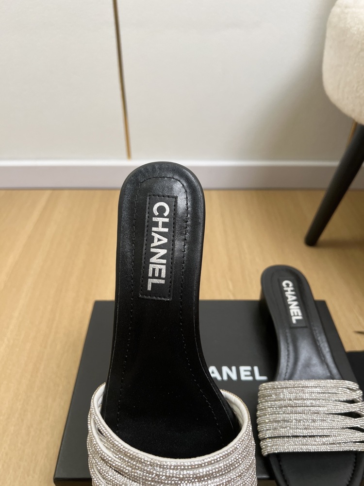 Chanel slipper