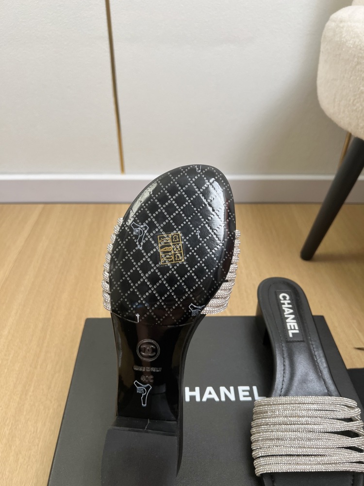 Chanel slipper