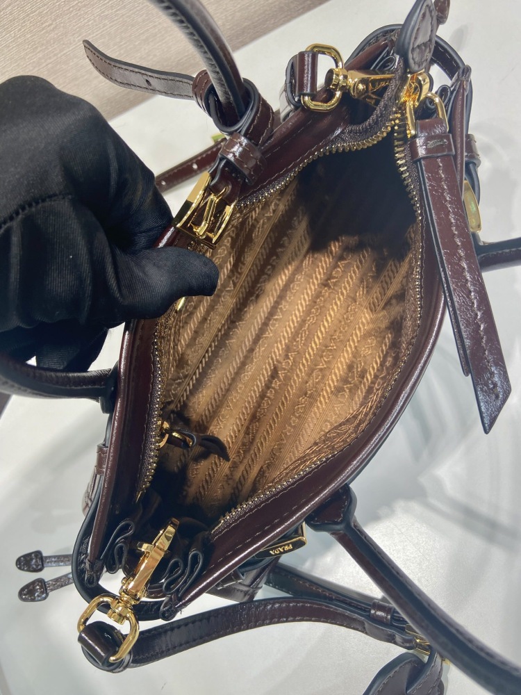 Prada Lussolf Oil wax leather