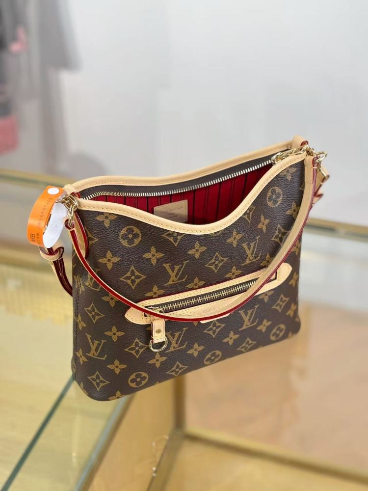 LV line up BB