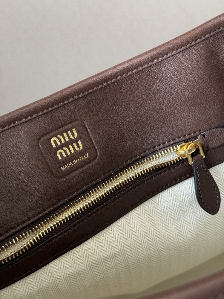 MiuMiu bucket