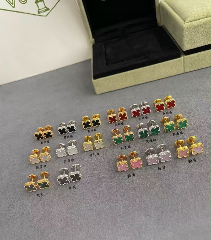 Vca mini earring（Please note the color when placing your order）