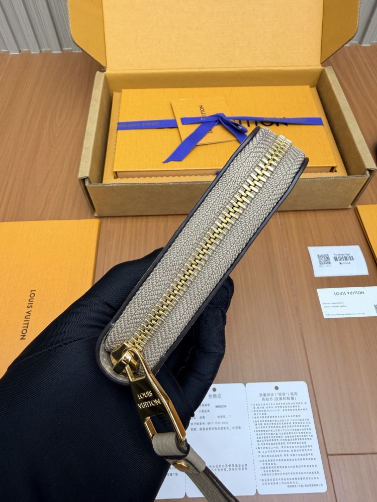 LV long wallet 