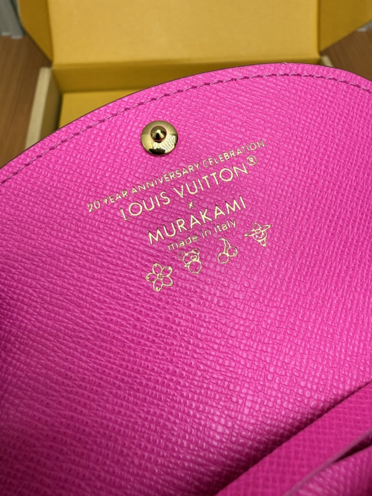 LV cardholder 