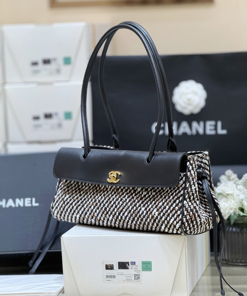 Chanel 26s