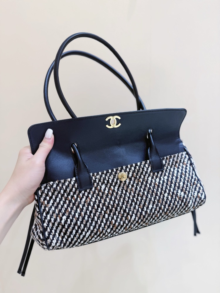 Chanel 26s