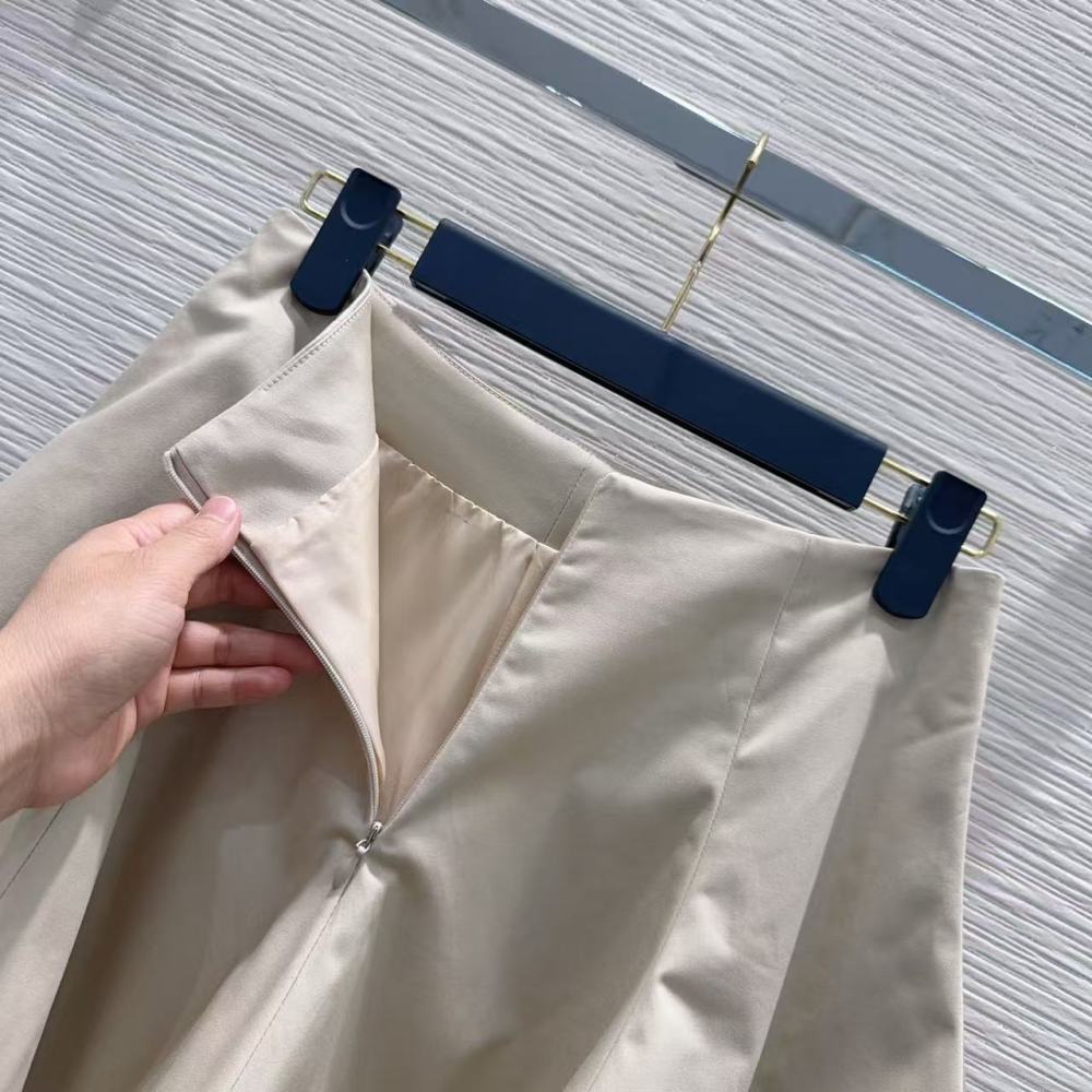 LV skirt