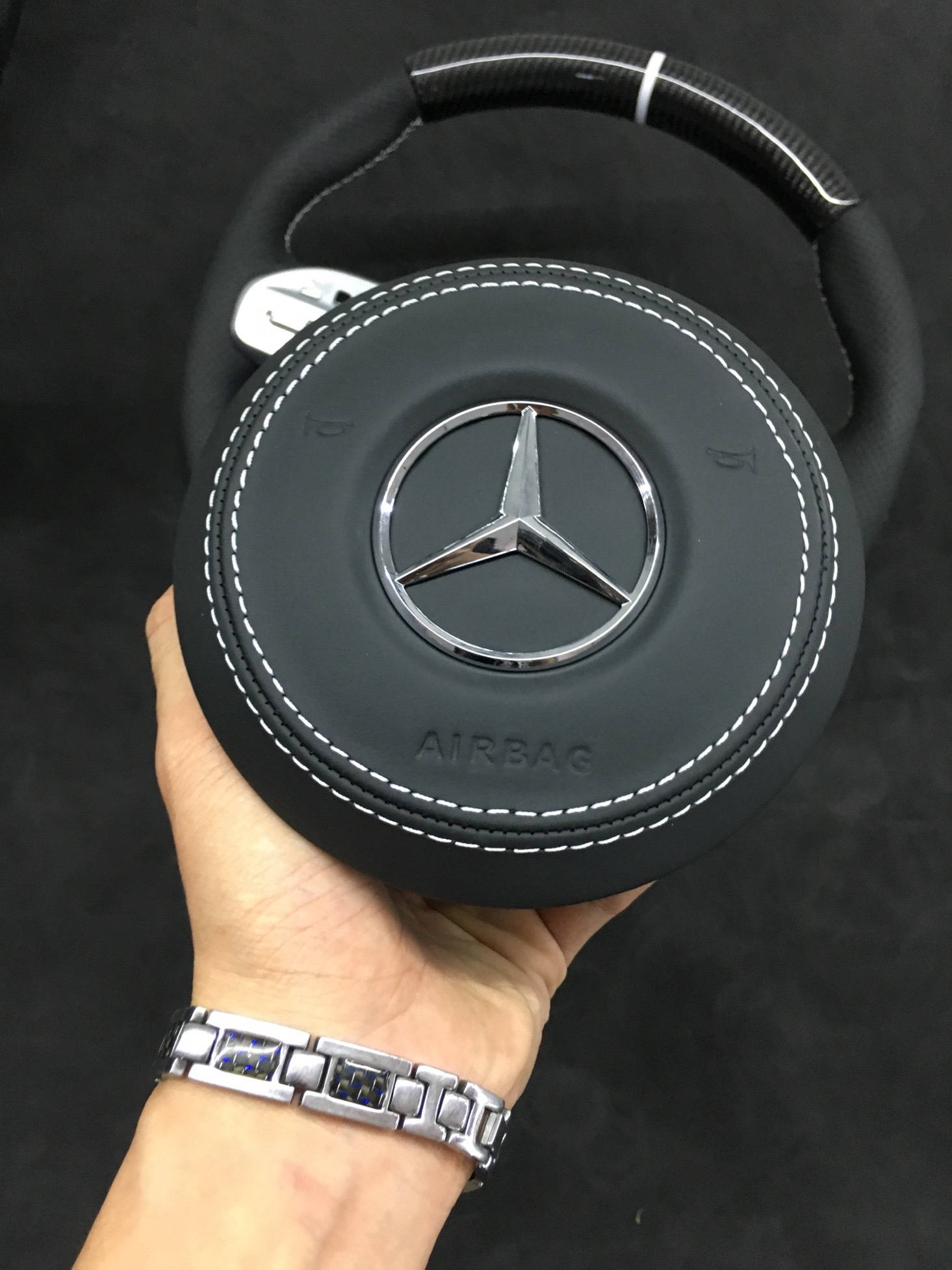 Mercedes-AMG Performance Steering Wheel | Carbon Fiber & Perforated Leather,OUE CARBON FIBER,Mercedes-AMG Performance Steering Wheel